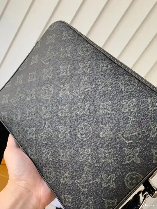 Frstbag ru VUITTON TRIO LOUIS MESSENGER 0415